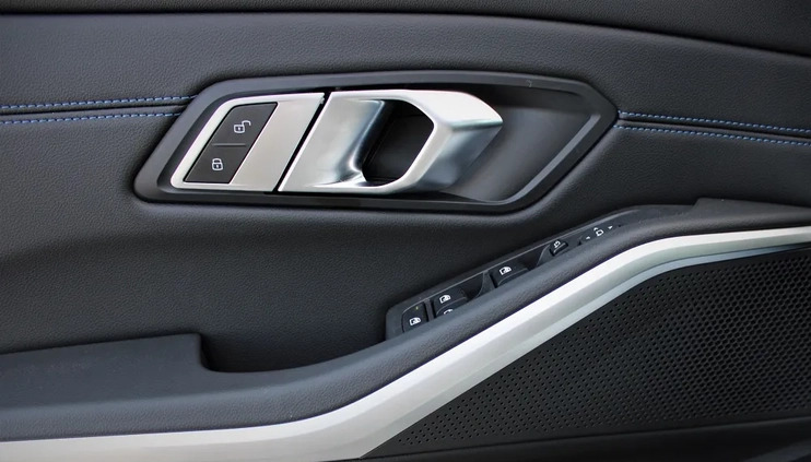 BMW Seria 3 cena 215000 przebieg: 6, rok produkcji 2023 z Starachowice małe 154